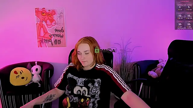 casey_meow_'s cam snapshot