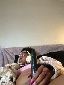 Queenkimi777's cam snapshot