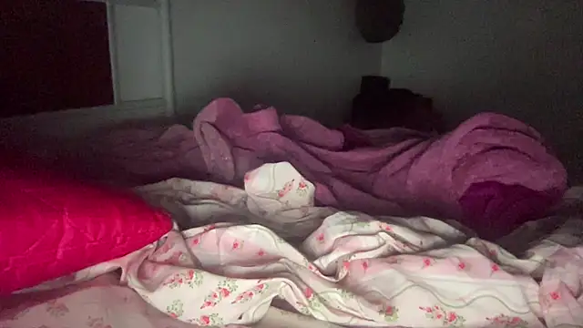 Cherrybloom444's cam snapshot