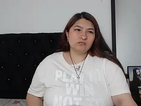 LauraHorny69's cam snapshot