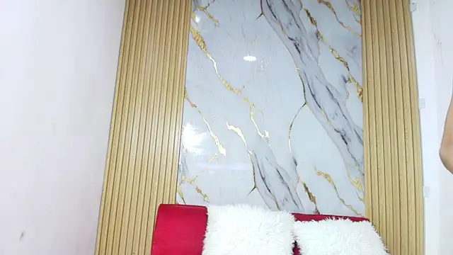 Luluu_08 live sex cam