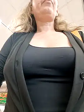 uber_babe's cam snapshot