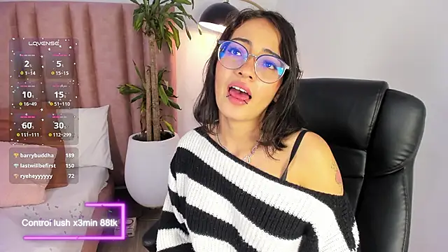 im_lily_'s cam snapshot