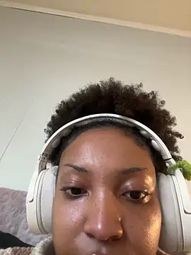 Queenkimi777's cam snapshot