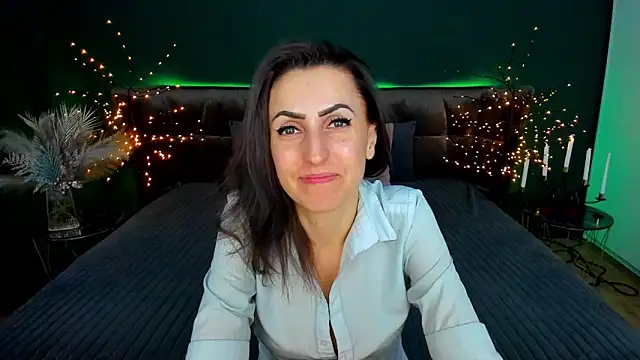 Rebecca_Diamond's cam snapshot