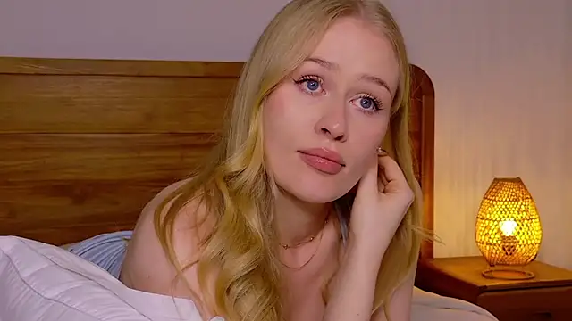 JuliaJaee's cam snapshot