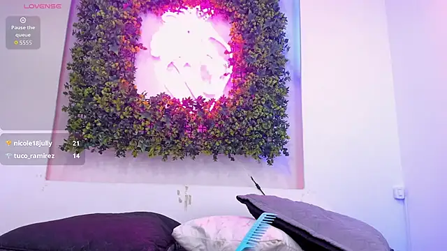 Itzel_Geneva live sex cam