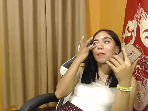 ur_lovelyjessy live sex cam