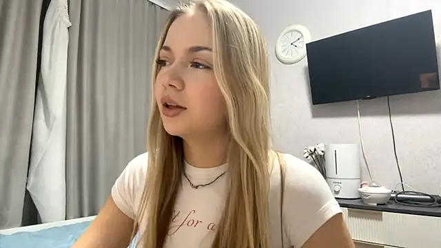 MilaSliger's cam snapshot