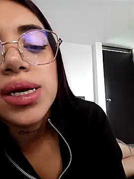 _ValentinaX_'s cam snapshot