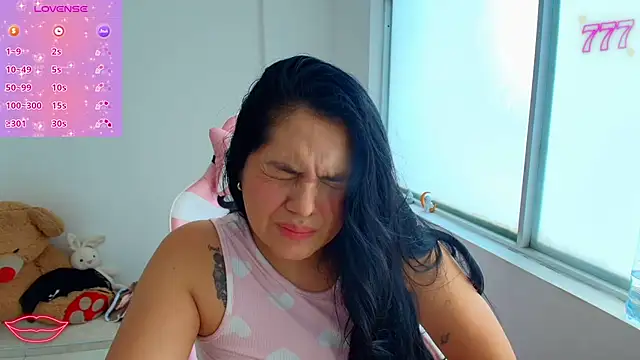 Danna_Saturnitee's cam snapshot