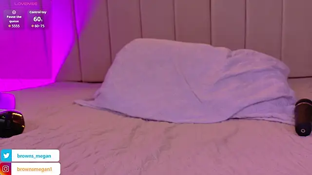 Megan_browns1's cam snapshot