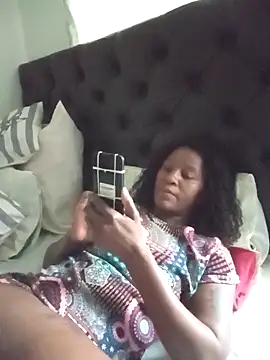 sluttylaura21's cam snapshot