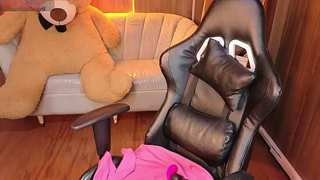 Kitty_fox_b live sex cam