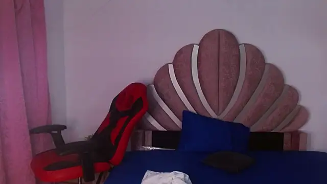 Caius_fox live sex cam