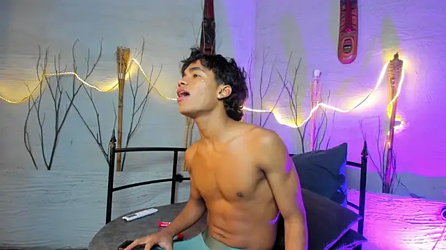 AlanCutee live sex cam