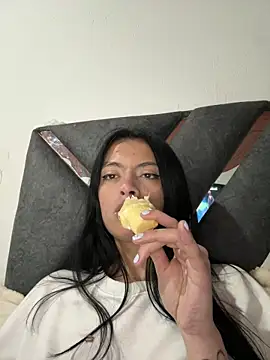 LiaCollings live sex cam