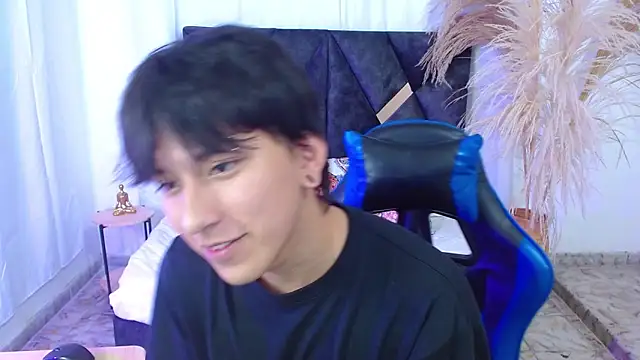 nikoo_18 live sex cam