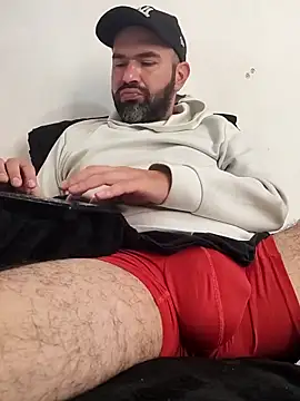 hairyandbigmann live sex cam