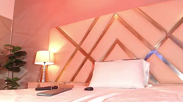 KiaraEverly's cam snapshot