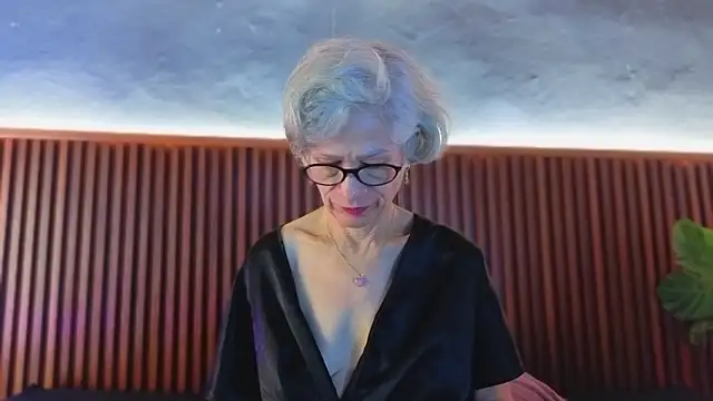 miss_monserrate01's cam snapshot