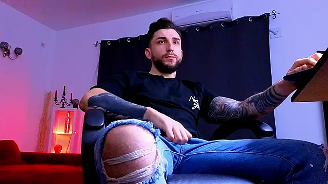 MightyAaron66's cam snapshot