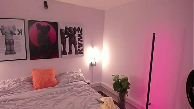 Hey_lucy__'s cam snapshot