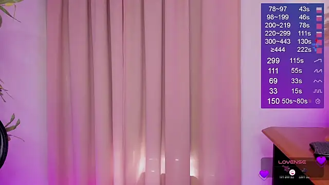 Bella-White live sex cam