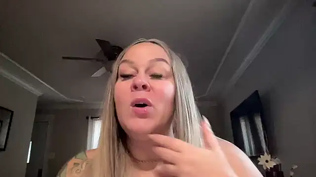 WorldsGreatestCockRater's cam snapshot