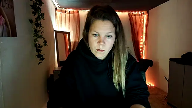 CallMeMaria's cam snapshot