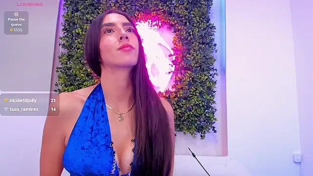 Itzel_Geneva's cam snapshot