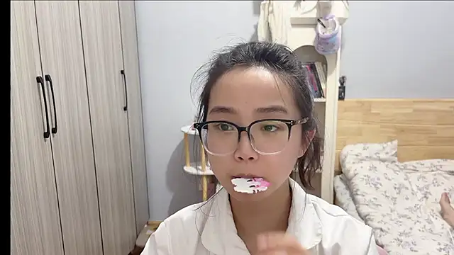 Hmm_0303's cam snapshot