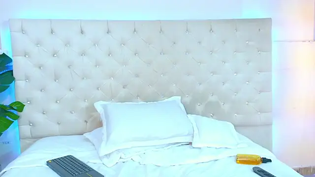 AnnaiTaylor's cam snapshot