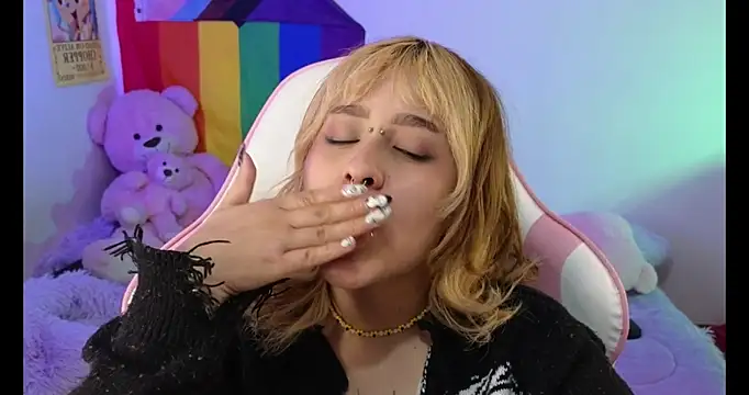 NekoWaifu's cam snapshot