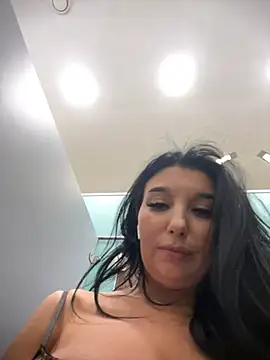 Tisha_Busty live sex cam