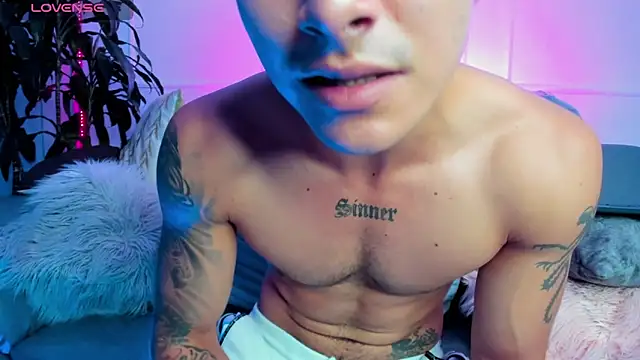 Leo_santoro live sex cam