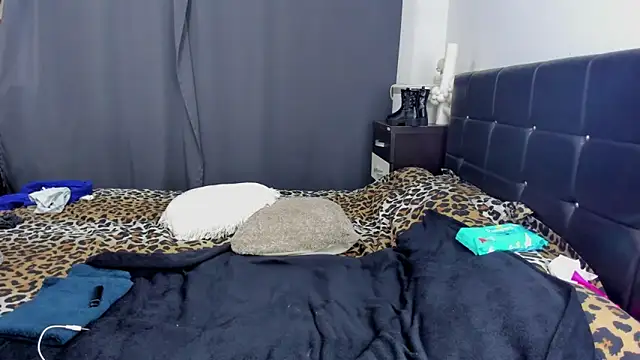 AryanaxXx live sex cam