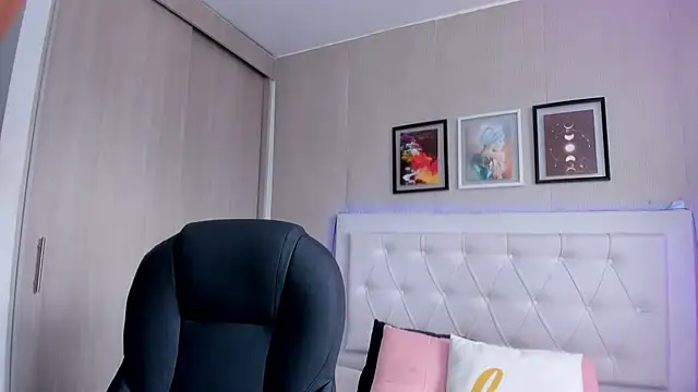 emma__smith1 live sex cam