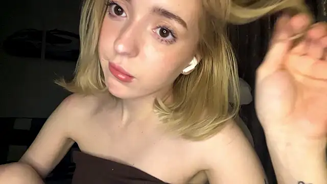 AToriaMuse's cam snapshot