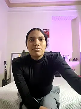 Julieta_Parker's cam snapshot