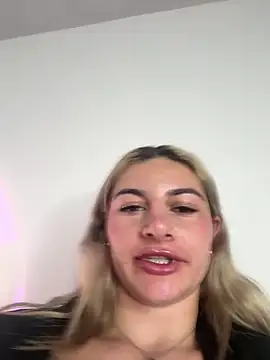 AtheneaRossi live sex cam