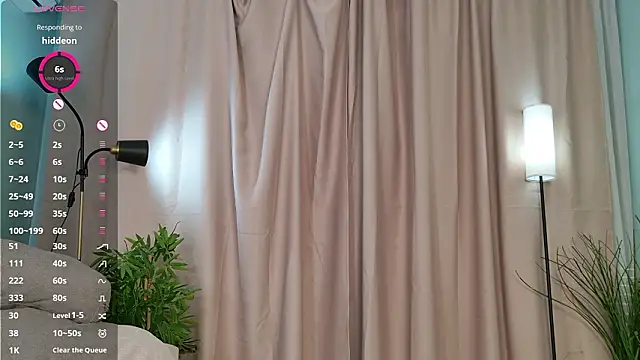 Playful_Lia's cam snapshot