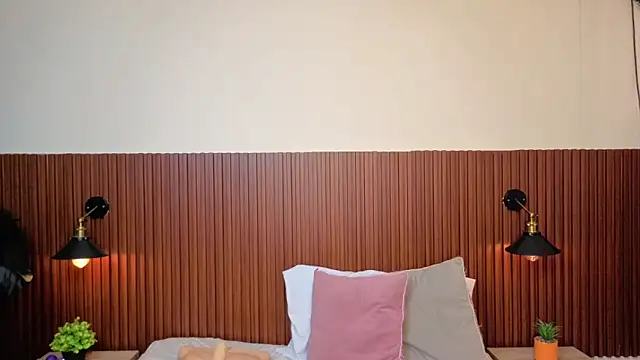 chanel_brunette's cam snapshot