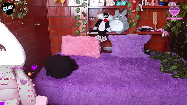 MidoriQuiinn live sex cam