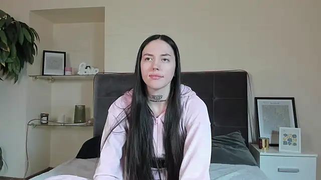 AdrianaCult's cam snapshot