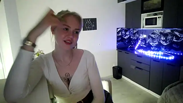 LunaPeony live sex cam