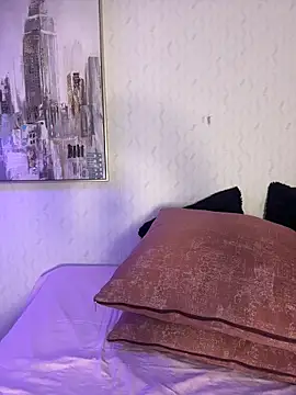 HoneyMollyX live sex cam