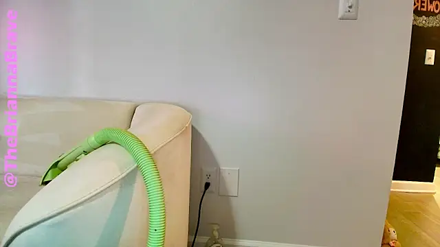 BriannaBrave live sex cam