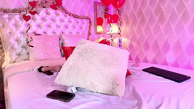 Bella_Smiith_'s cam snapshot