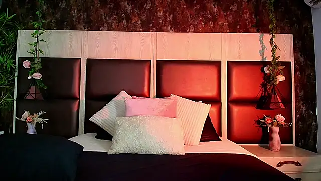 nela_moretti's cam snapshot